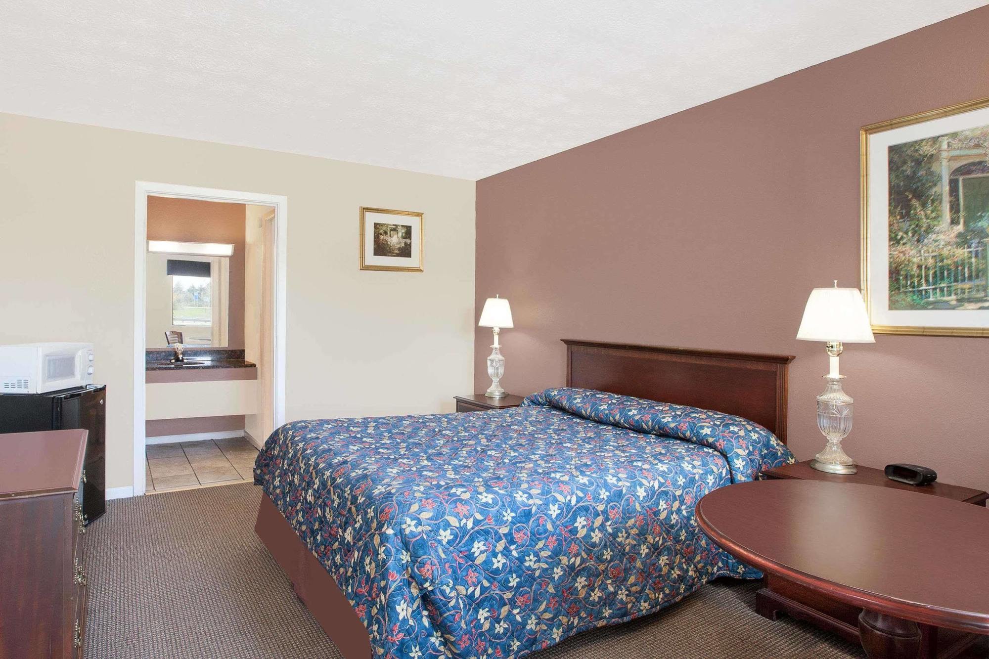 Imperial Inn Grand Blanc Bagian luar foto