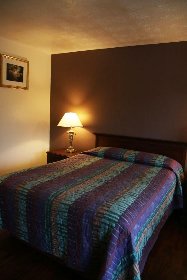 Imperial Inn Grand Blanc Bagian luar foto